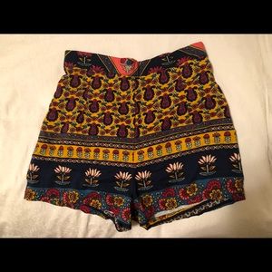 Novella Royale Multicolor Patterned Women Shorts